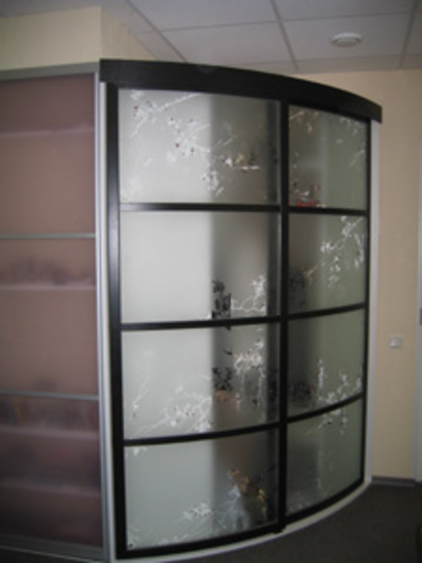 Шкаф купе радиусный с рисунком на стекле Шымкент