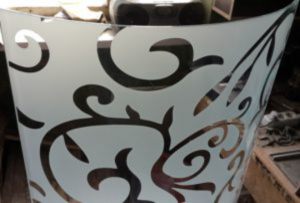 Стекло радиусное с пескоструйным рисунком для радиусных дверей Шымкент